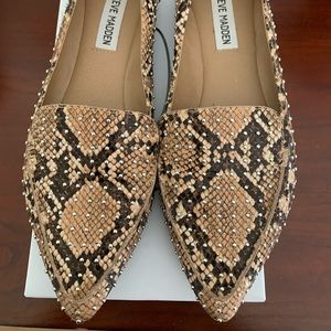 Steve Madden Feather-S Flats